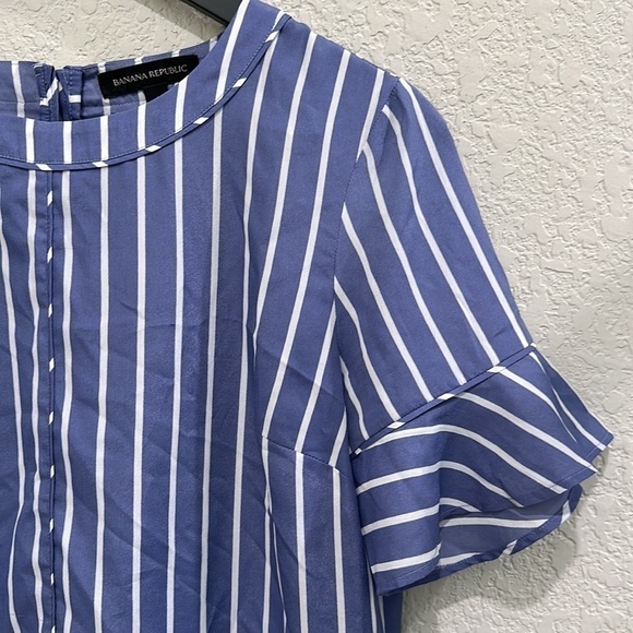 Banana Republic stripped too in size Small - Picture 3 of 7